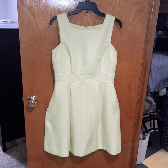 Lime green dress - Picture 3 of 10